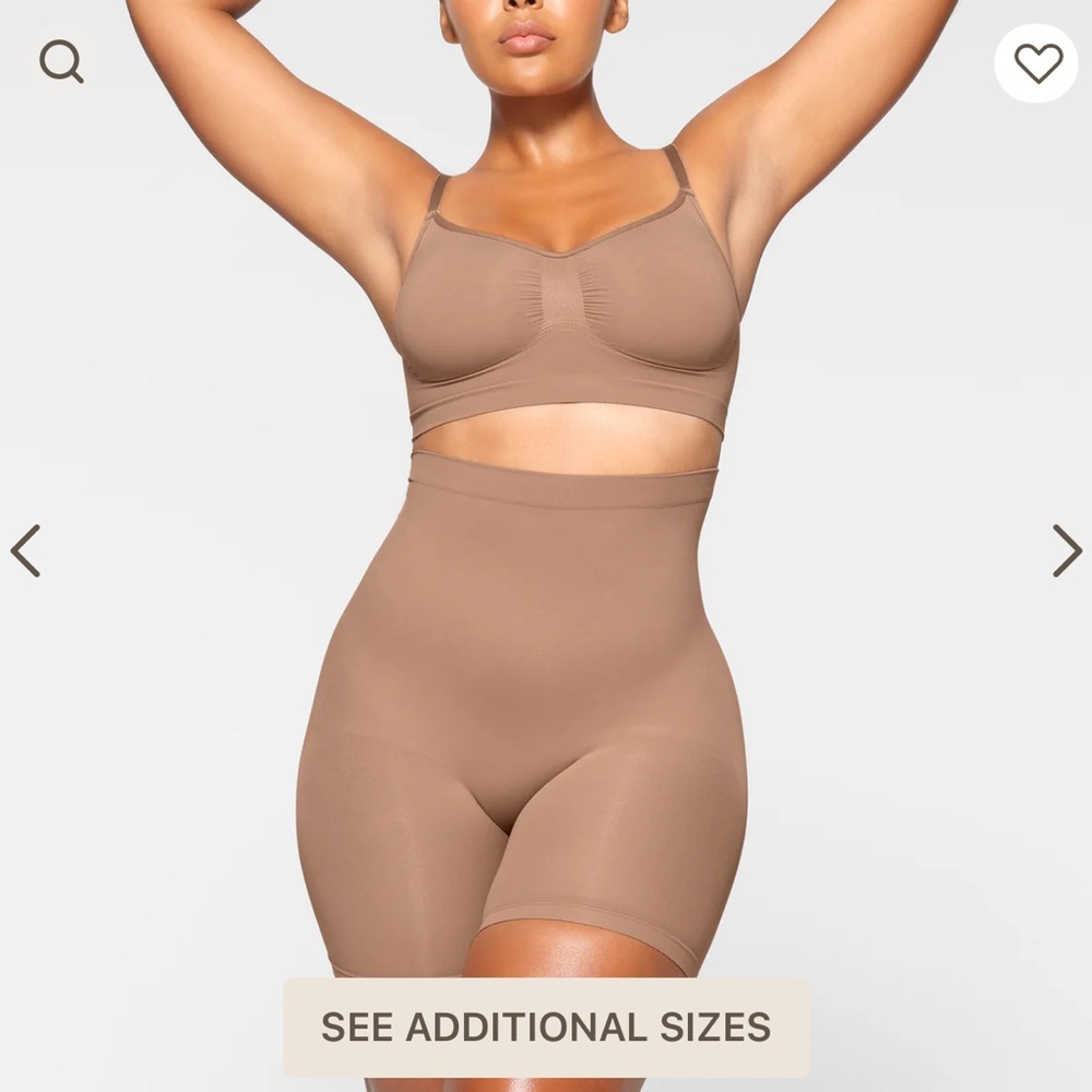 Skims shaping short super flattering